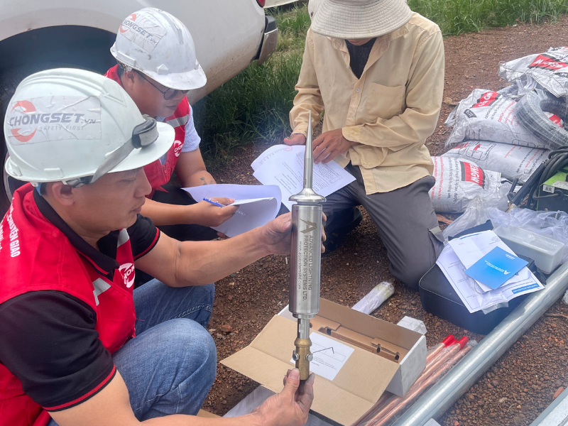 Lắp kim thu sét ALPS